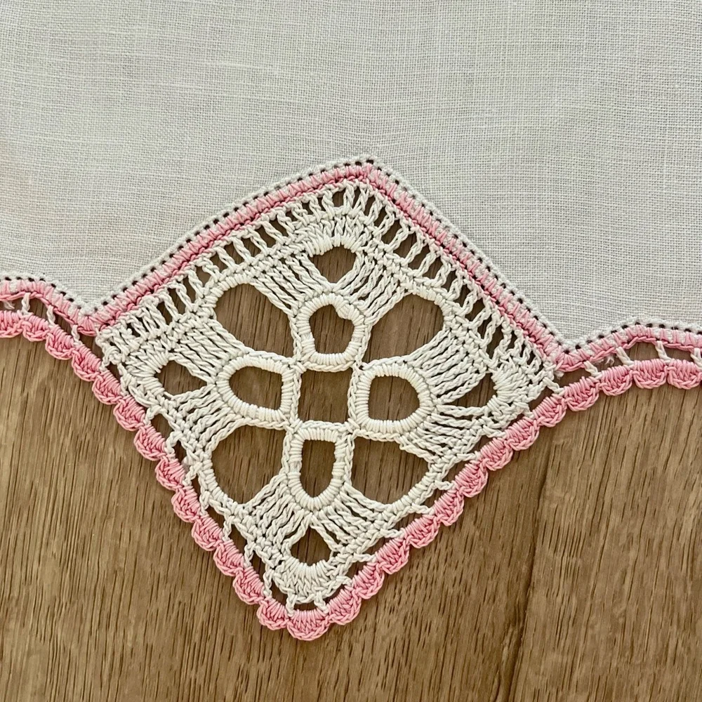 5 PCs Vtg Pink Crochet Edged Linen Flower Doilies Arm Chair Cover Dresser Scarfs